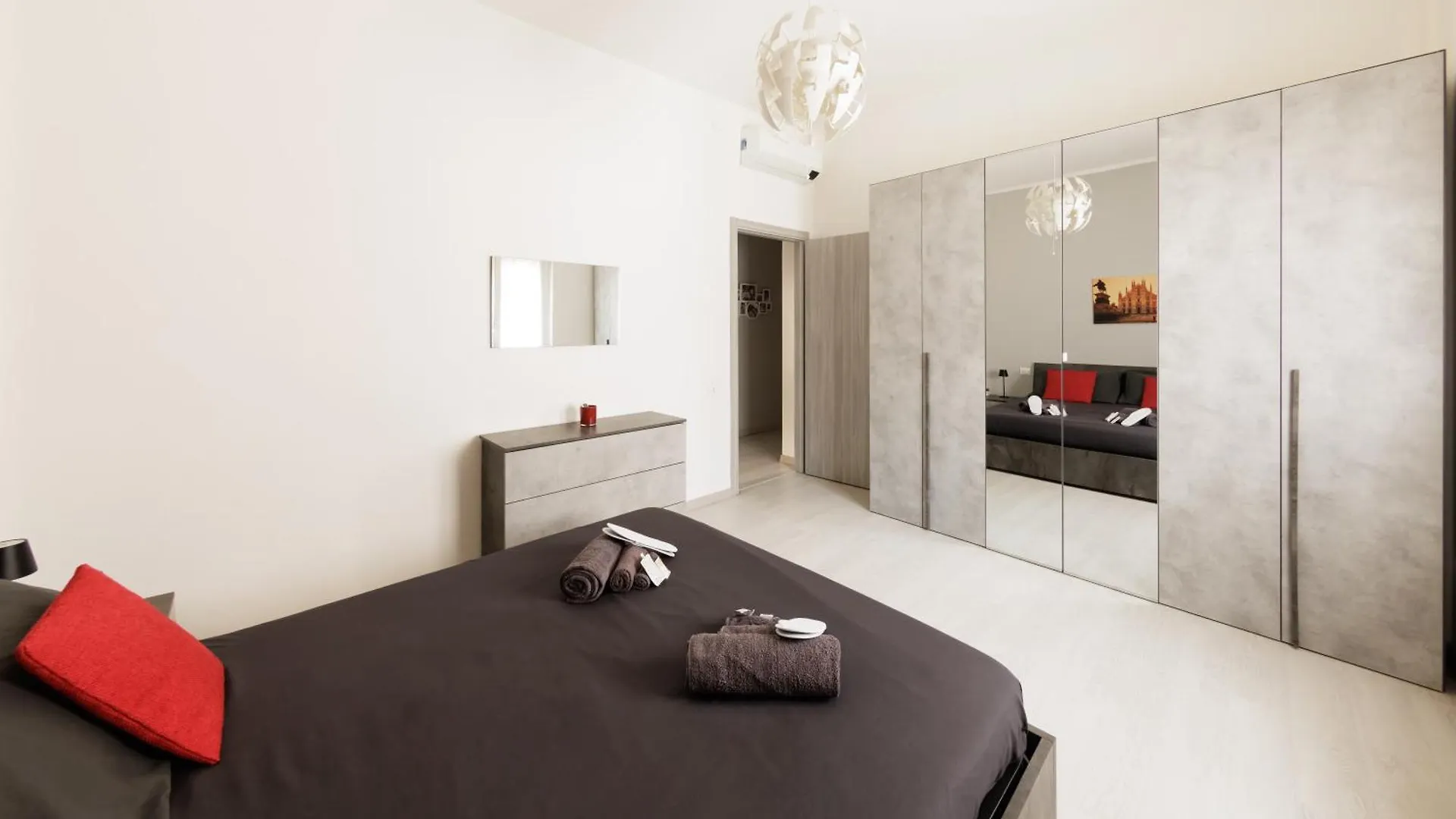 Comfort House Vicino Metro M4 Duomo Navigli San Siro Милан Италия